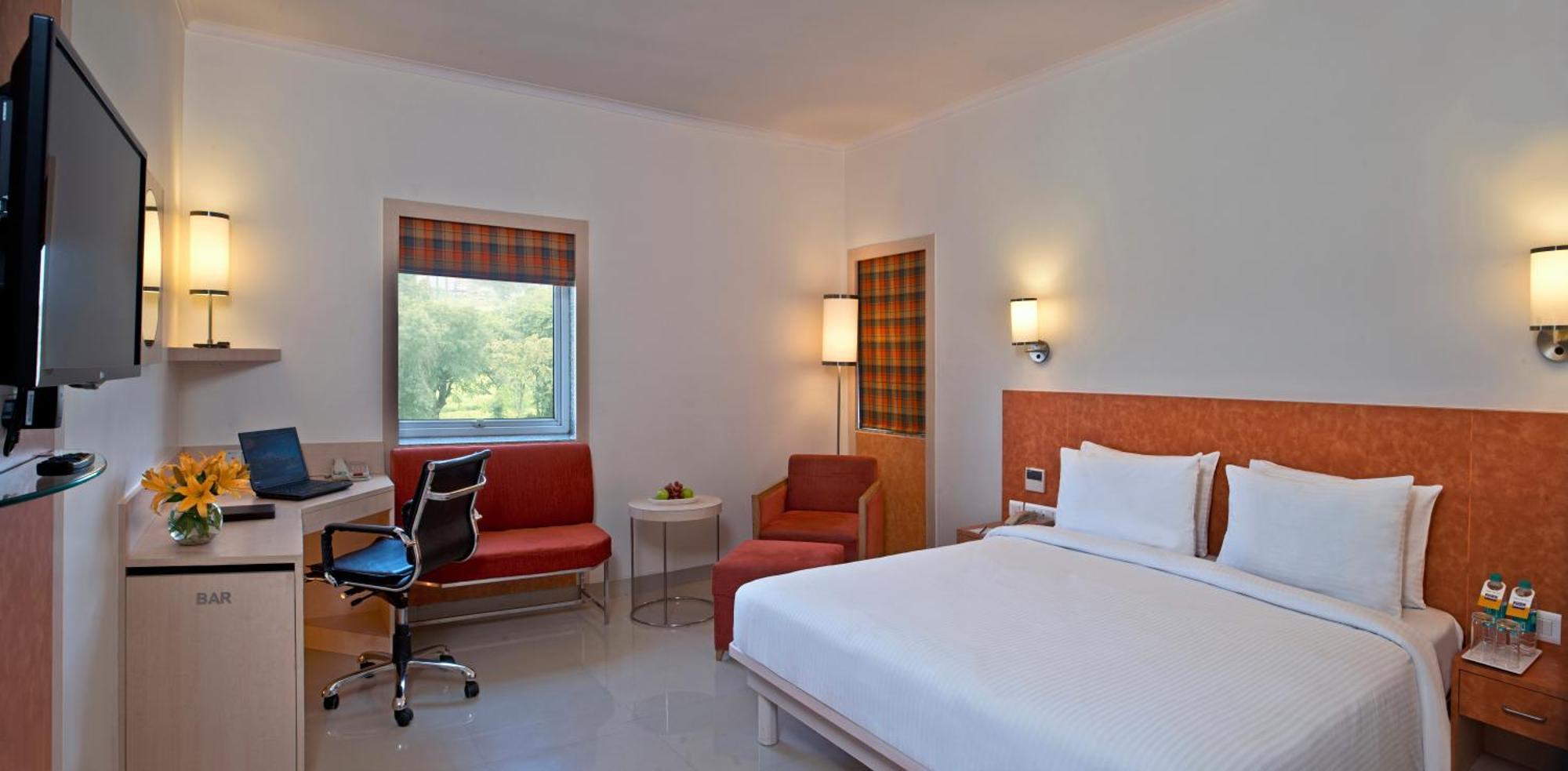 Nirwana Hometel Jaipur- A Sarovar Hotel Bagian luar foto