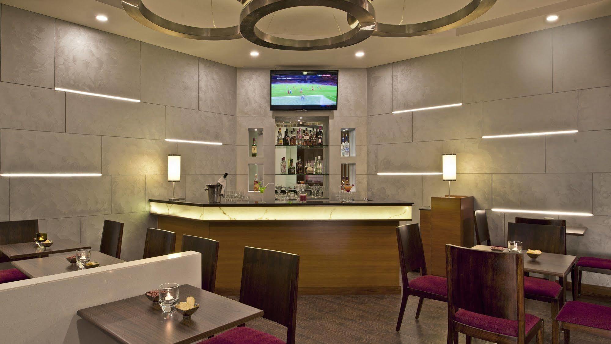 Nirwana Hometel Jaipur- A Sarovar Hotel Bagian luar foto